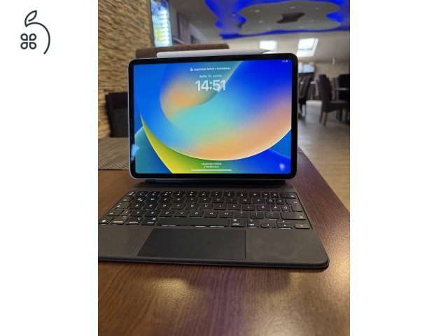 Eladó újszerű állapotban lévő 4.generációs Ipad Pro készülékem, kihasználatlanság miatt, kiegészítőkkel!