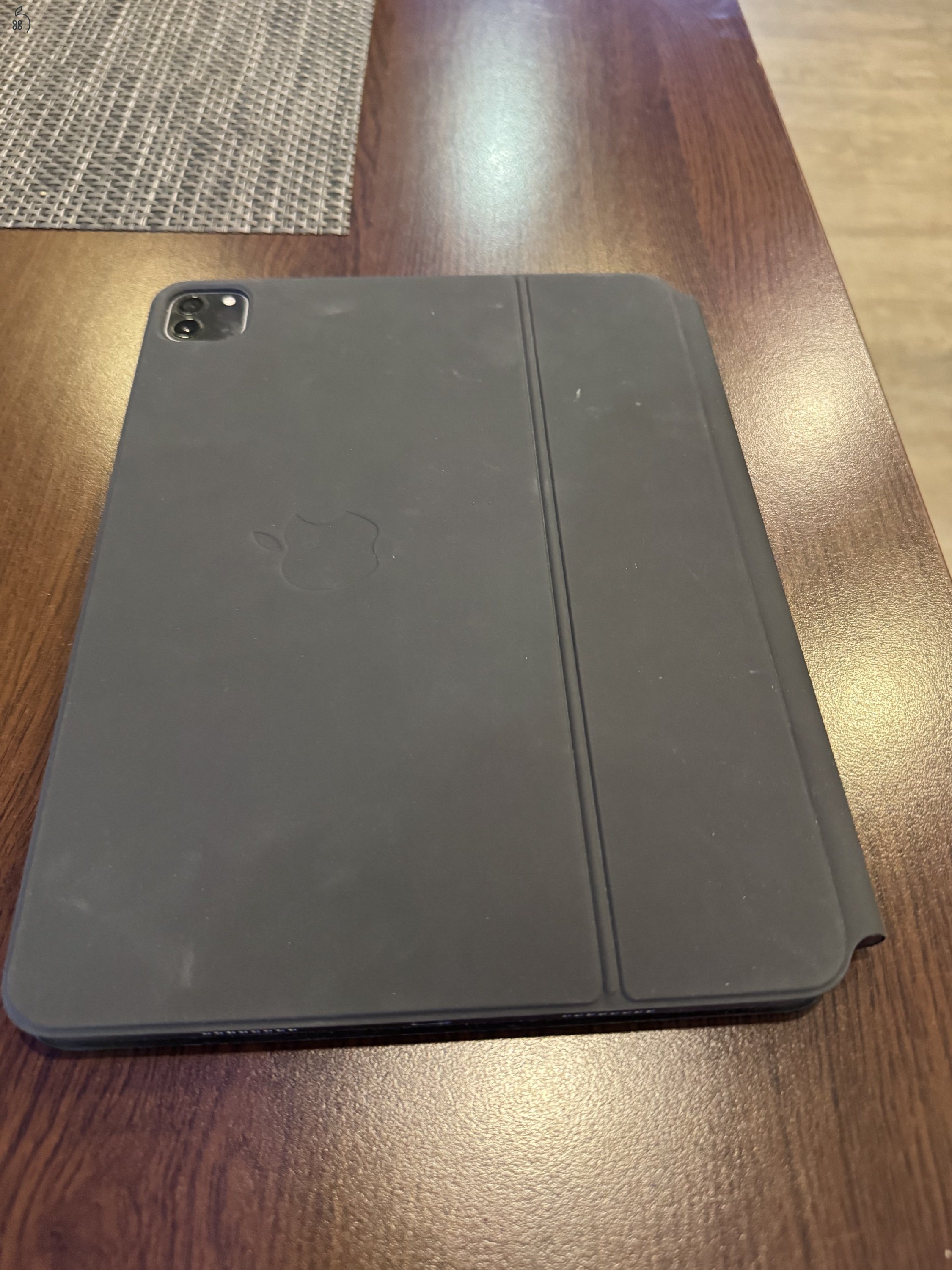 Eladó újszerű állapotban lévő 4.generációs Ipad Pro készülékem, kihasználatlanság miatt, kiegészítőkkel!