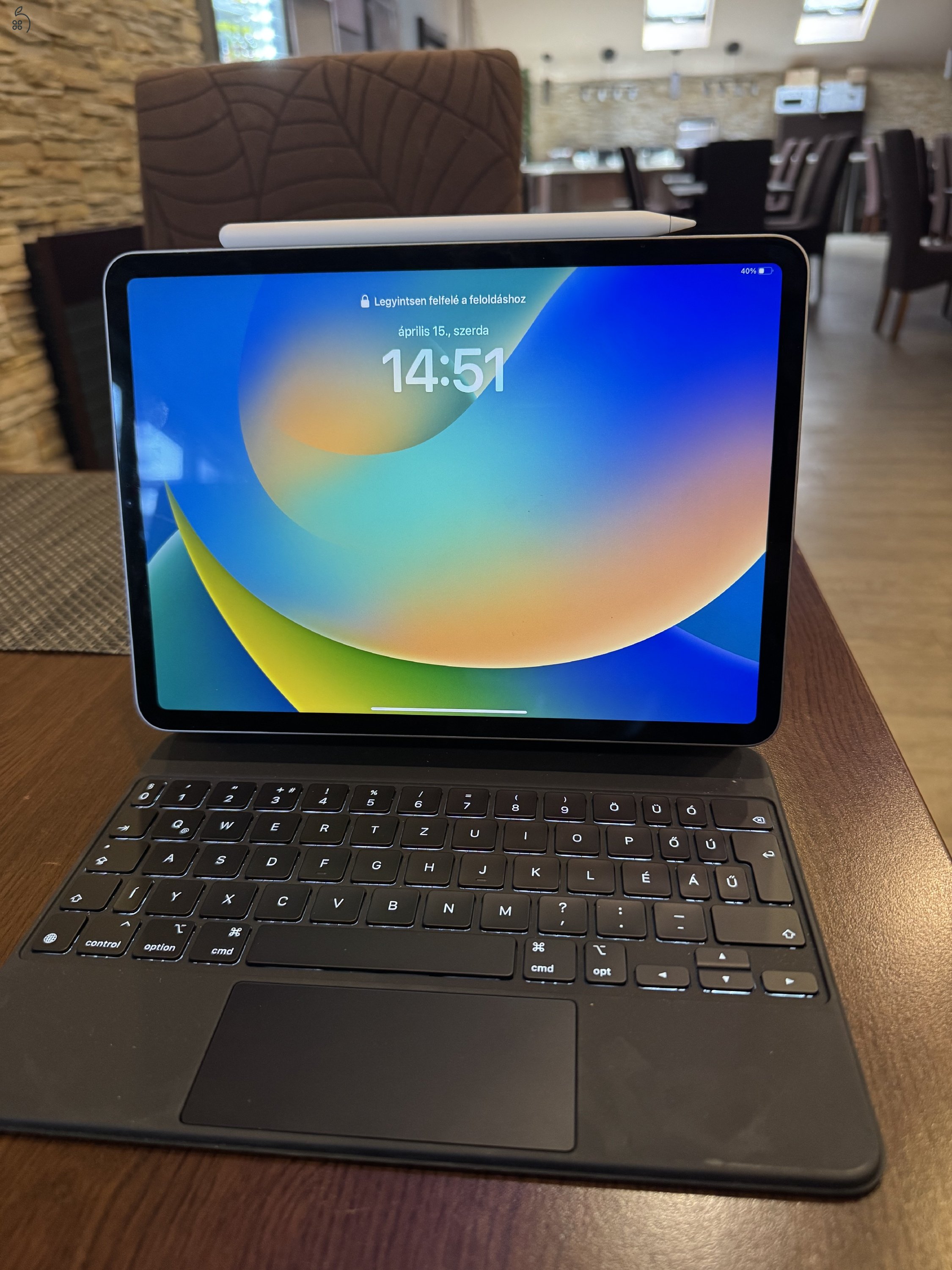 Eladó újszerű állapotban lévő 4.generációs Ipad Pro készülékem, kihasználatlanság miatt, kiegészítőkkel!