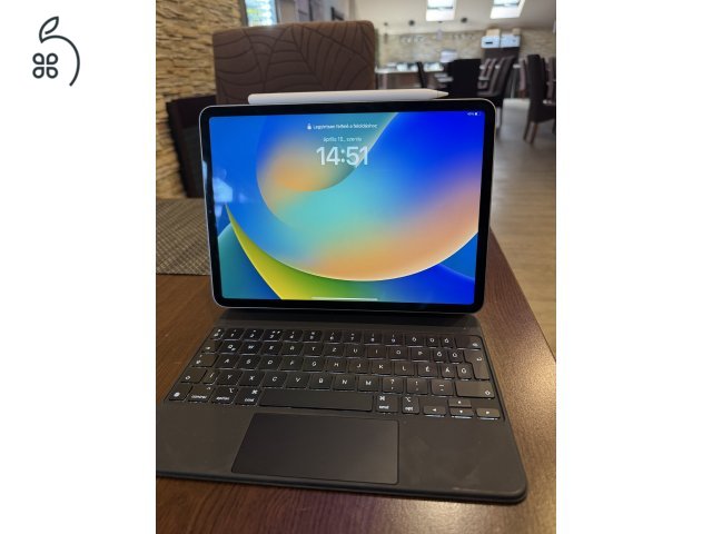Eladó újszerű állapotban lévő 4.generációs Ipad Pro készülékem, kihasználatlanság miatt, kiegészítőkkel!