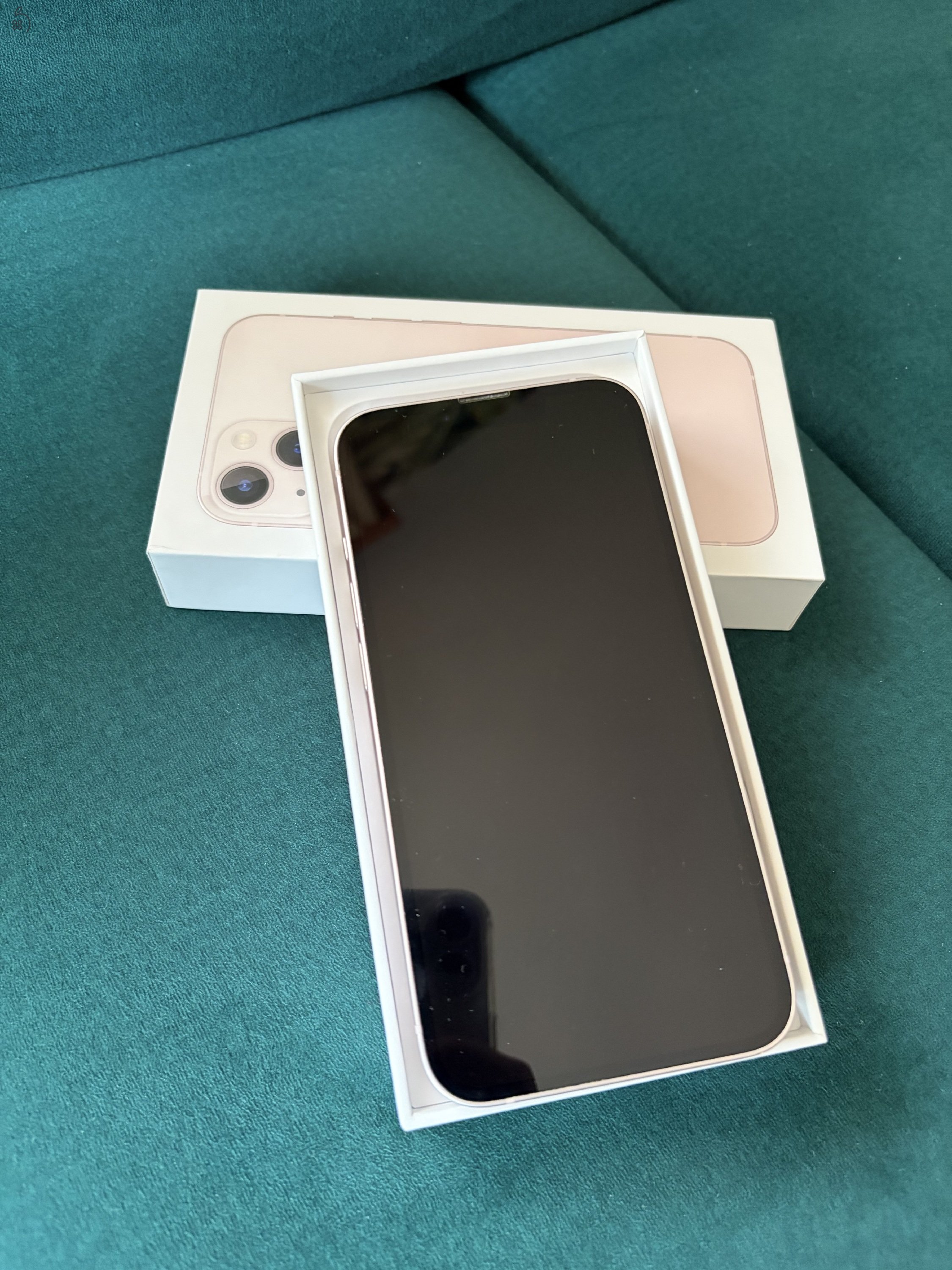 Rózsaszín iPhone 13