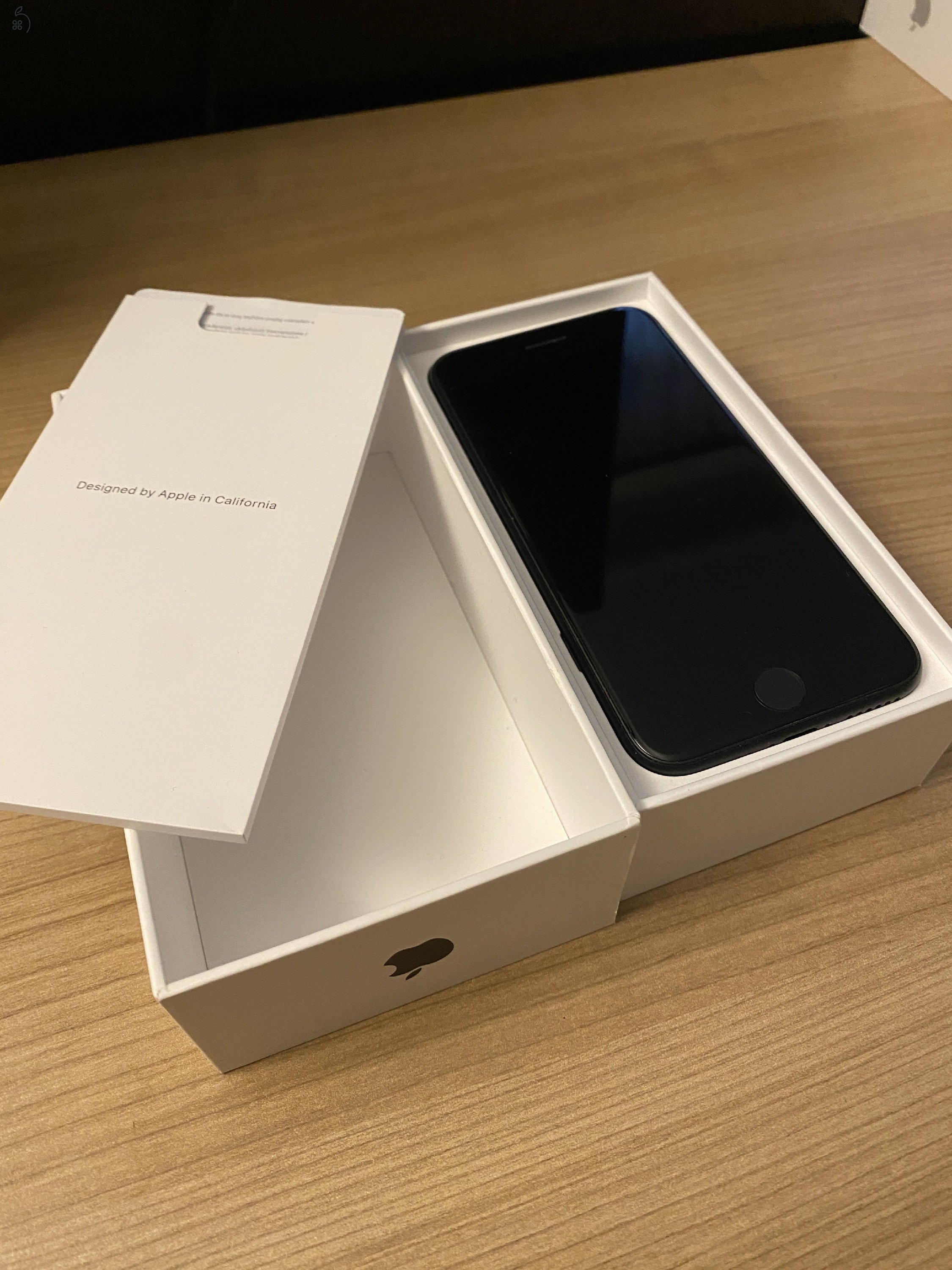 96% gyári akksi iPhone SE 2nd gen. 