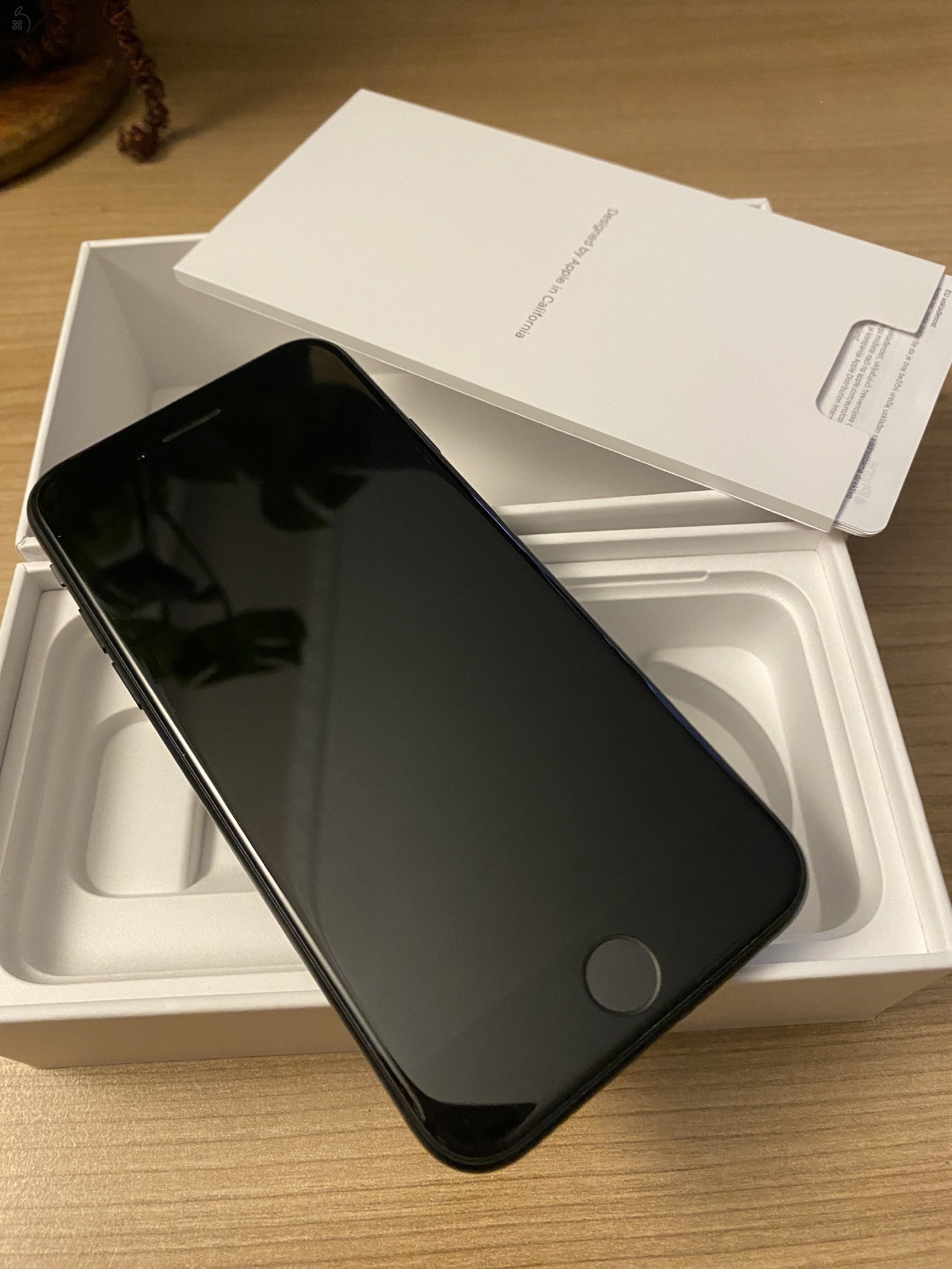 96% gyári akksi iPhone SE 2nd gen. 