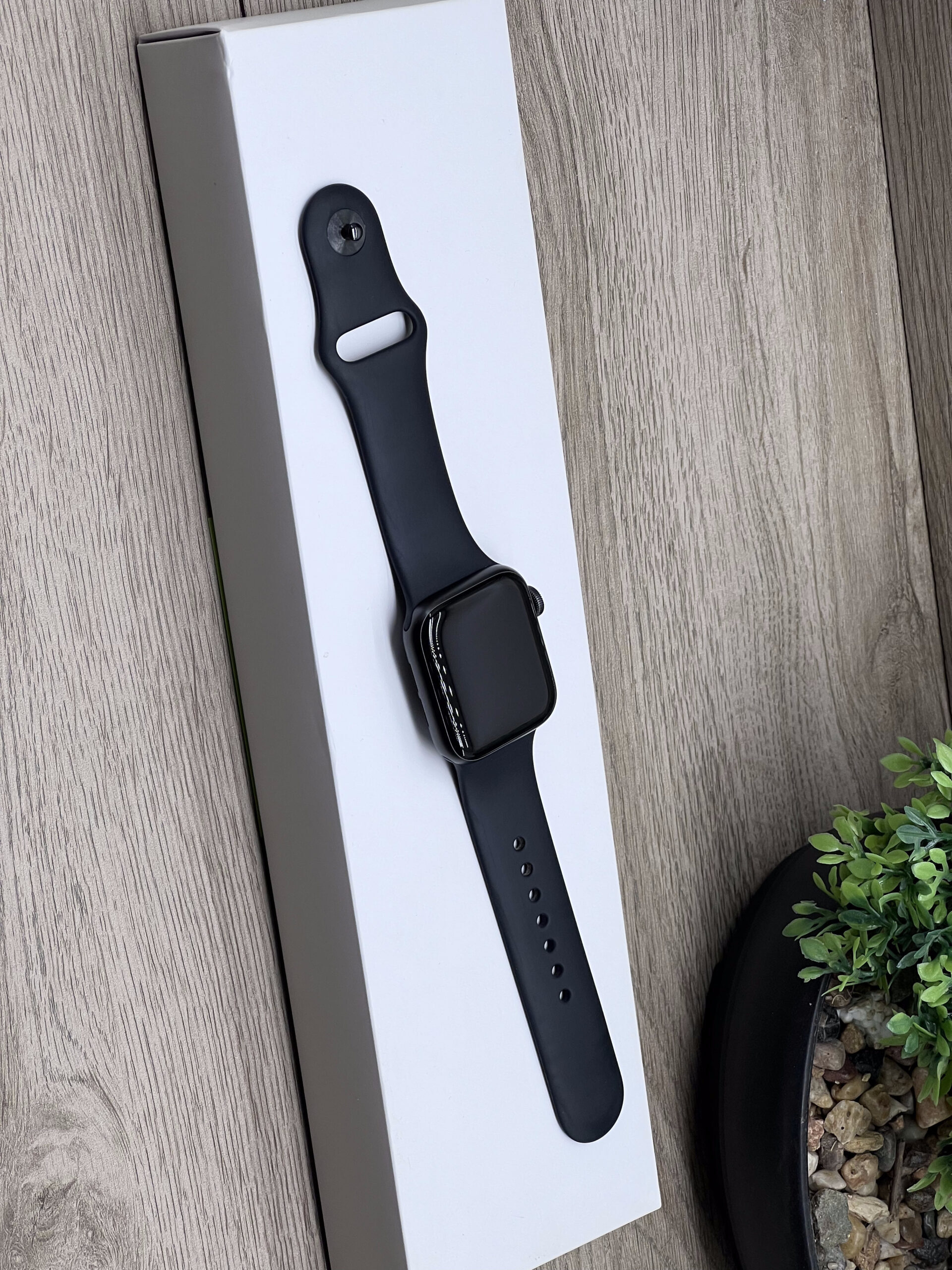 Hibátlan Apple Watch SE Space Gray 41mm 2 ÉV Garanciával