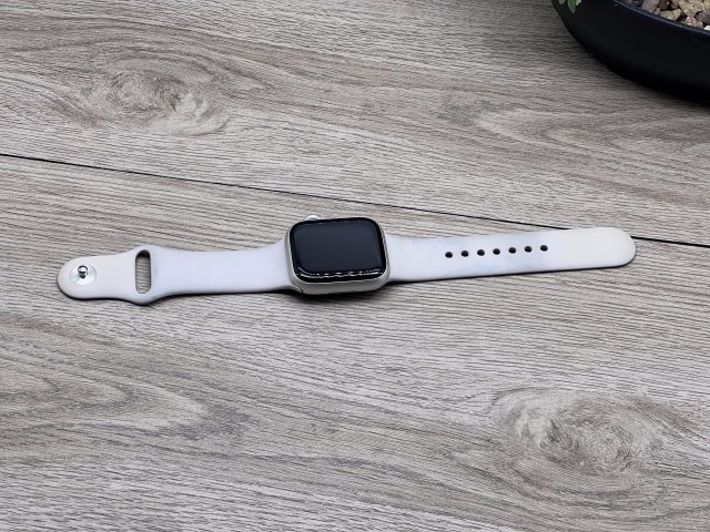 Apple Watch S8 Starlight 41mm 2 ÉV Garanciával