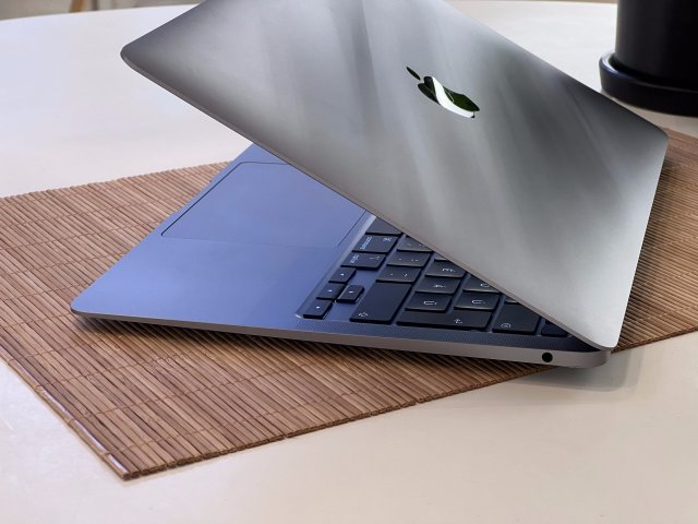 Hibátlan MacBook Air 2020 M1 13” 256GB 2 ÉV Garanciával