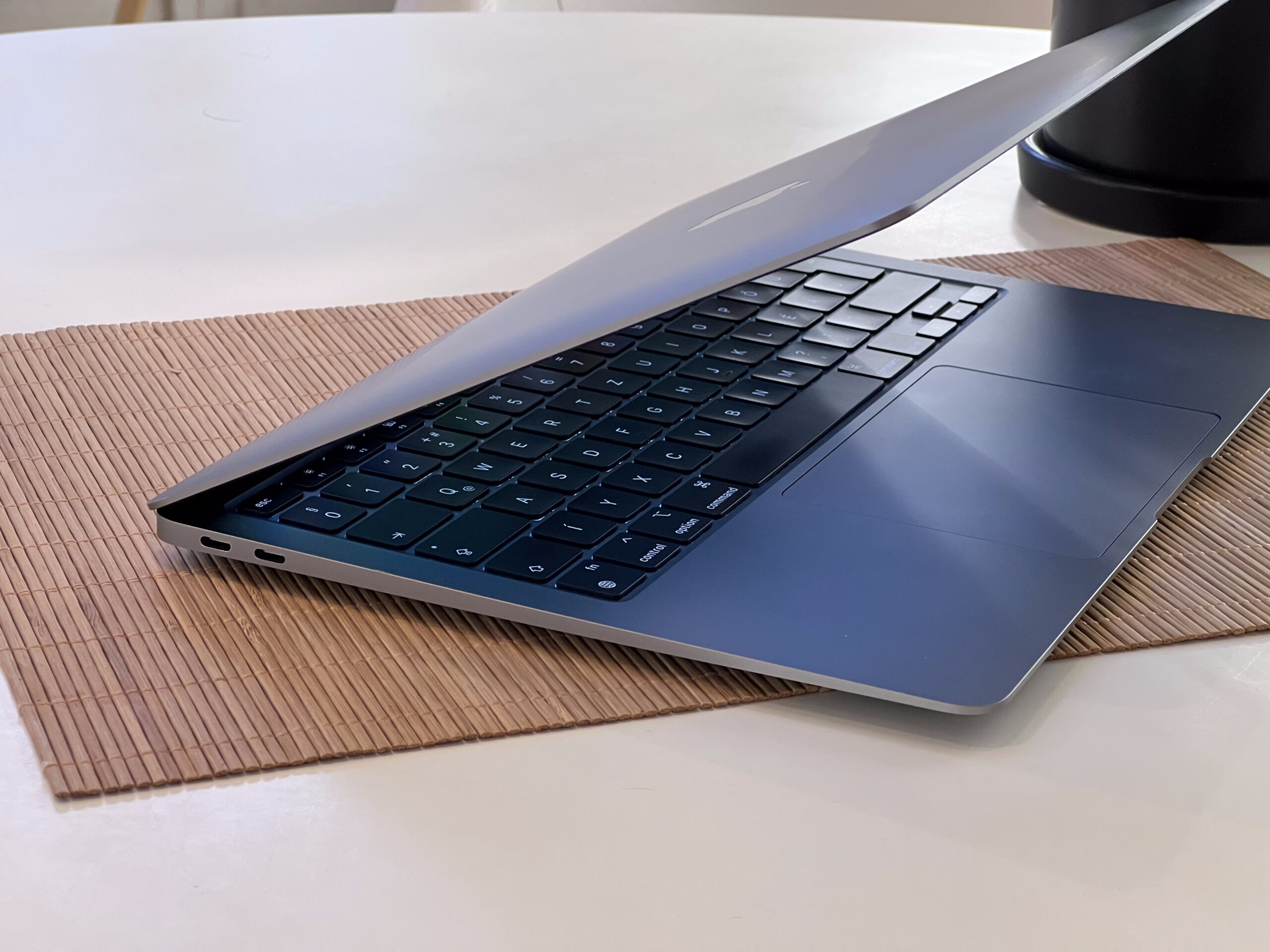 Hibátlan MacBook Air 2020 M1 13” 256GB 2 ÉV Garanciával