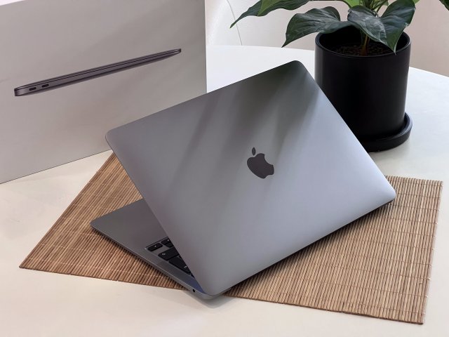 Hibátlan MacBook Air 2020 M1 13” 512GB 2 ÉV Garanciával