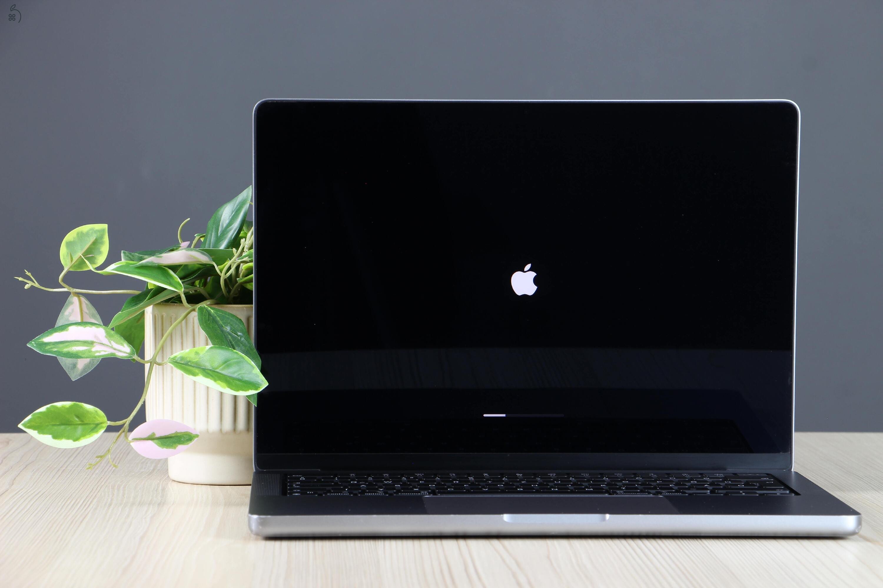 Használt Apple Macbook Pro 14