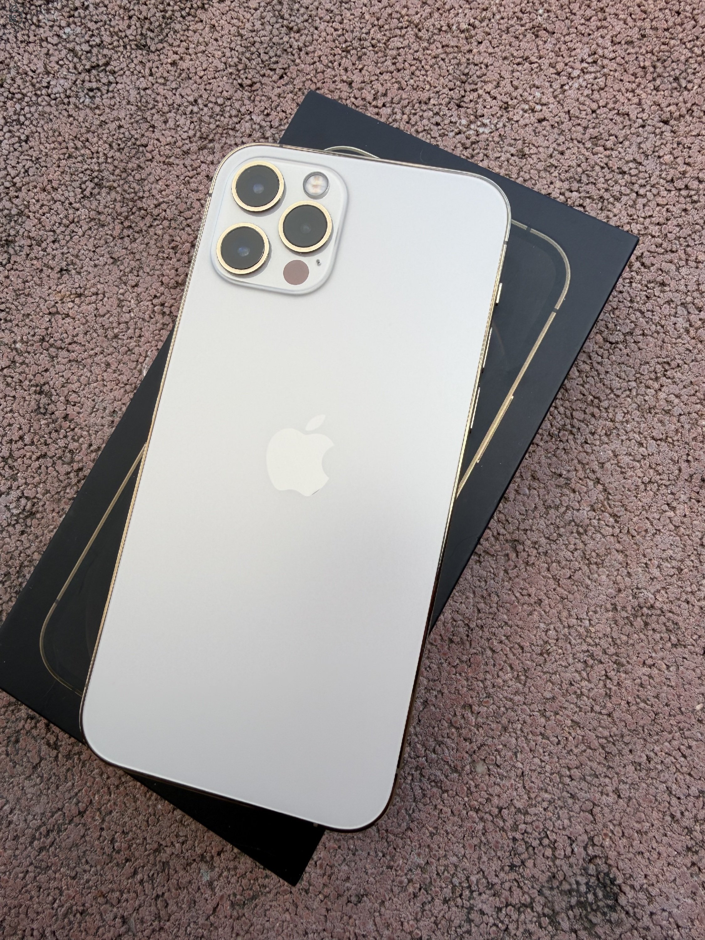 iPhone 12 Pro 128gb Gold 84% aksi kártyafüggetlen!