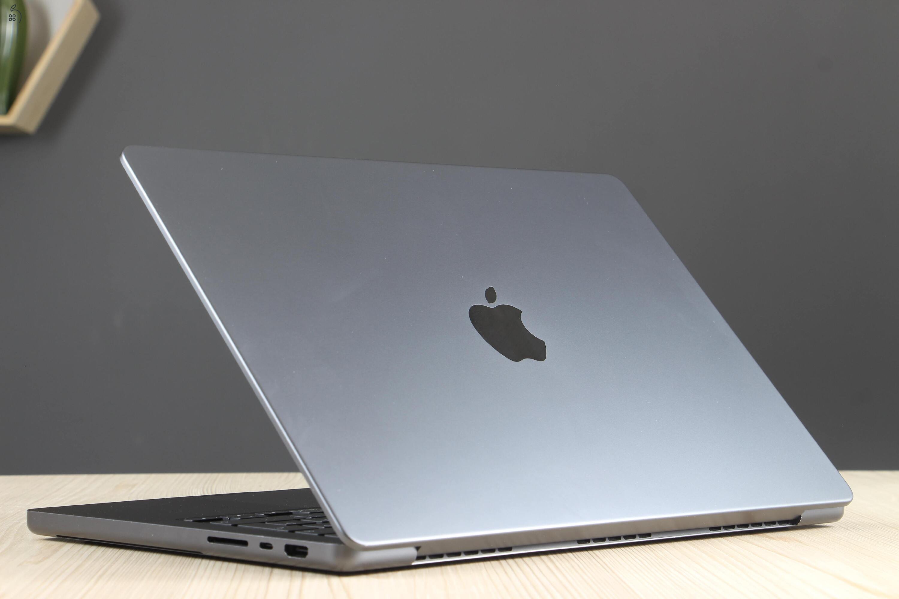 MacBook Pro 14