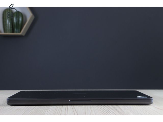 MacBook Pro 16