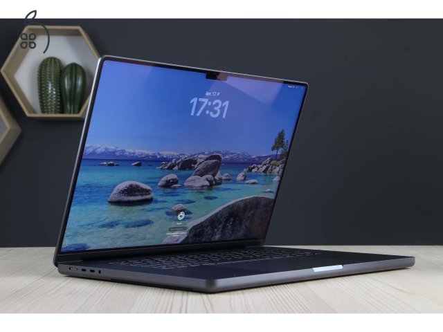 MacBook Pro 16