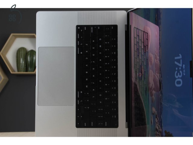 MacBook Pro 16