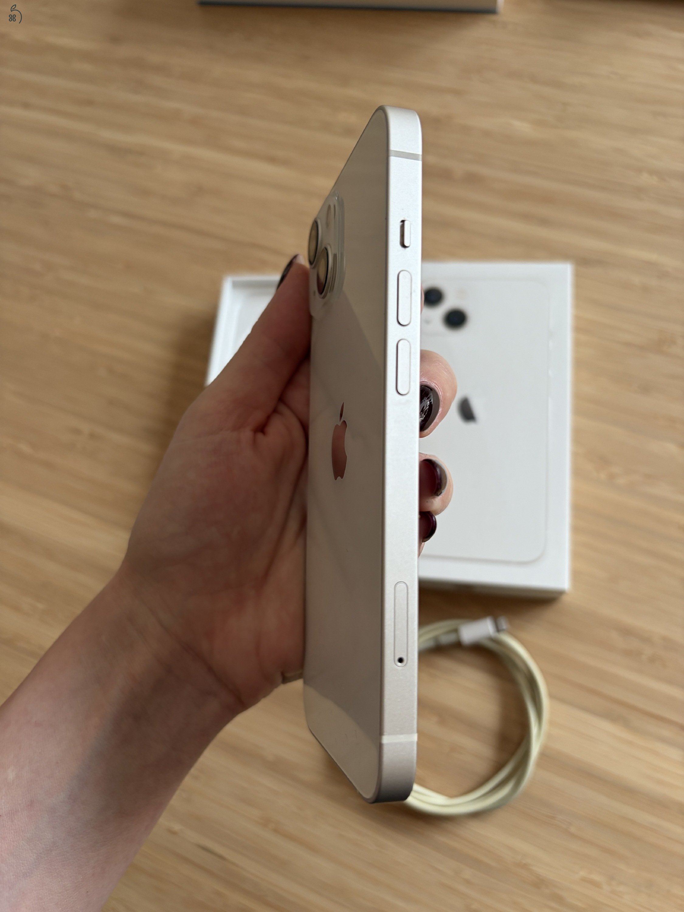 Eladó újszerű iPhone13 128GB