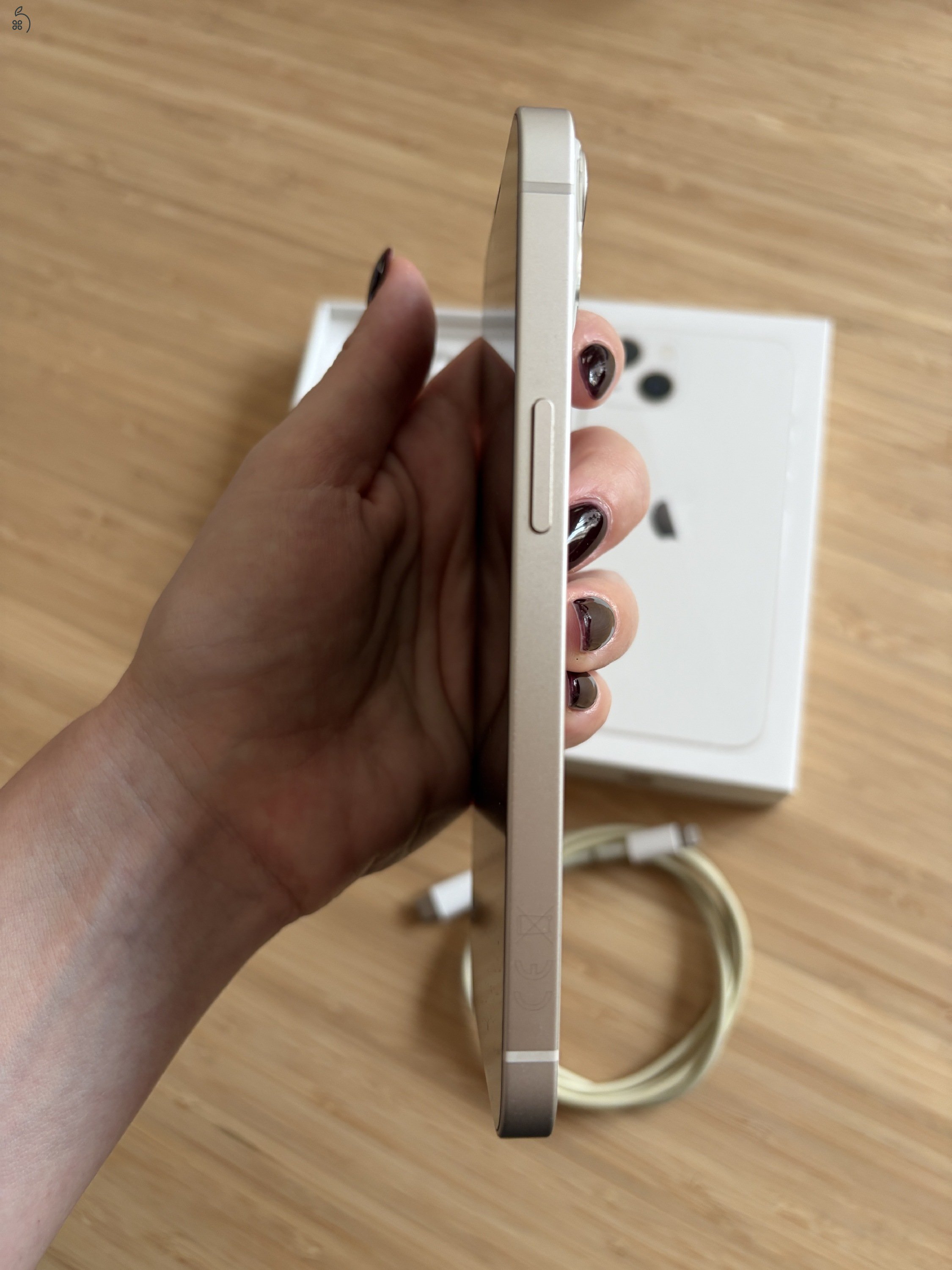 Eladó újszerű iPhone13 128GB