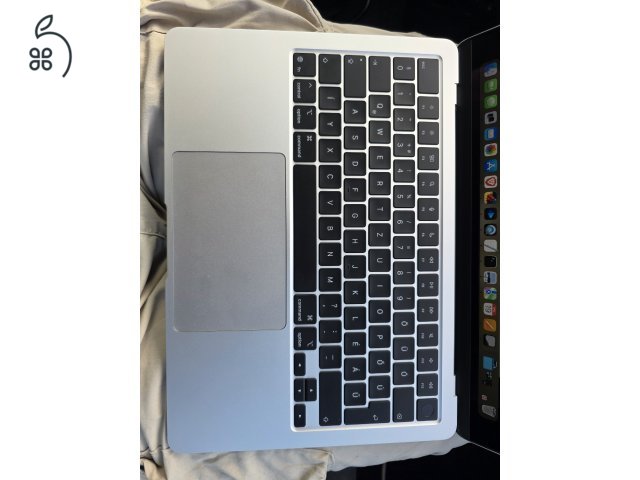 Macbook Air M4, új állapotú, csere iPad Pro-ra