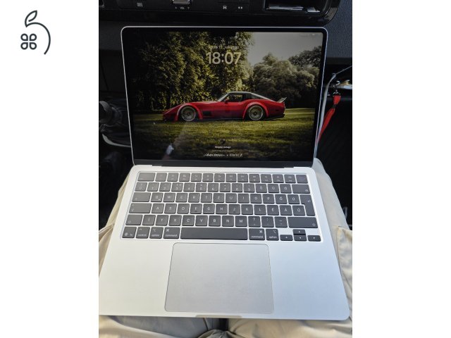Macbook Air M4, új állapotú, csere iPad Pro-ra