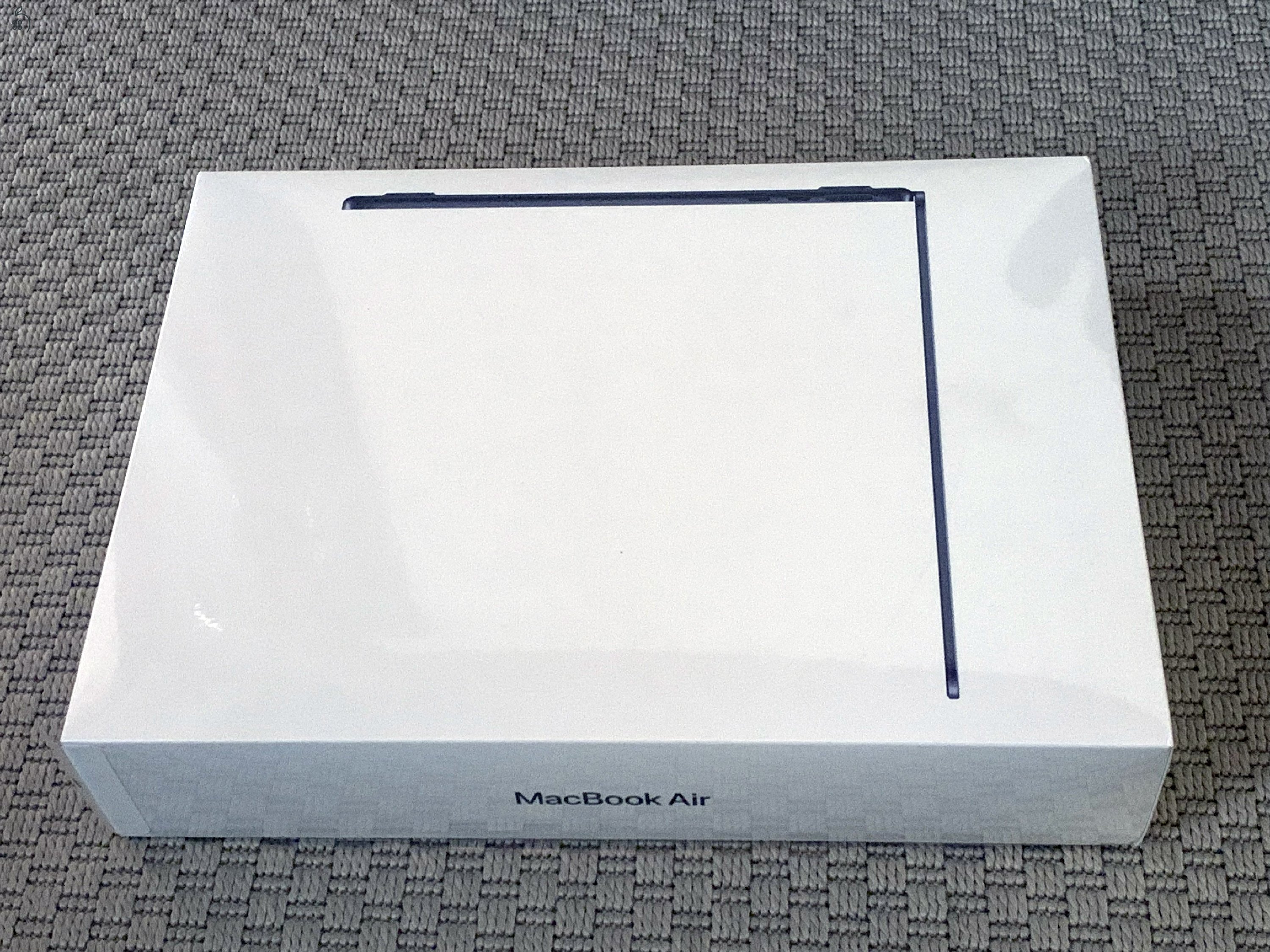 Új Apple MacBook Air 13, Midnight Black szín, M4 Chip, bontatlan, garanciás!