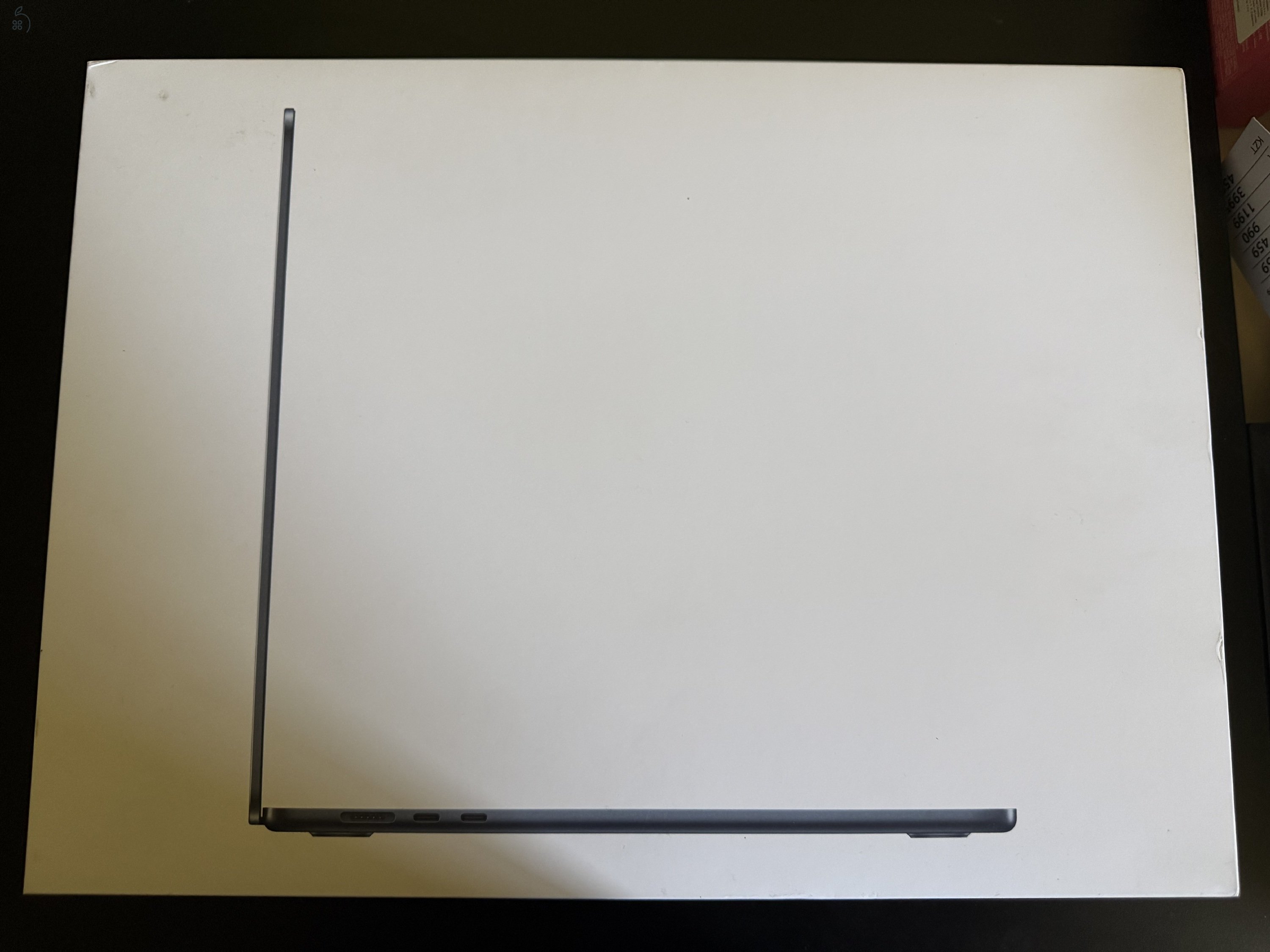 BONTATLAN/3év GARI éjfekete MacBook Air 15