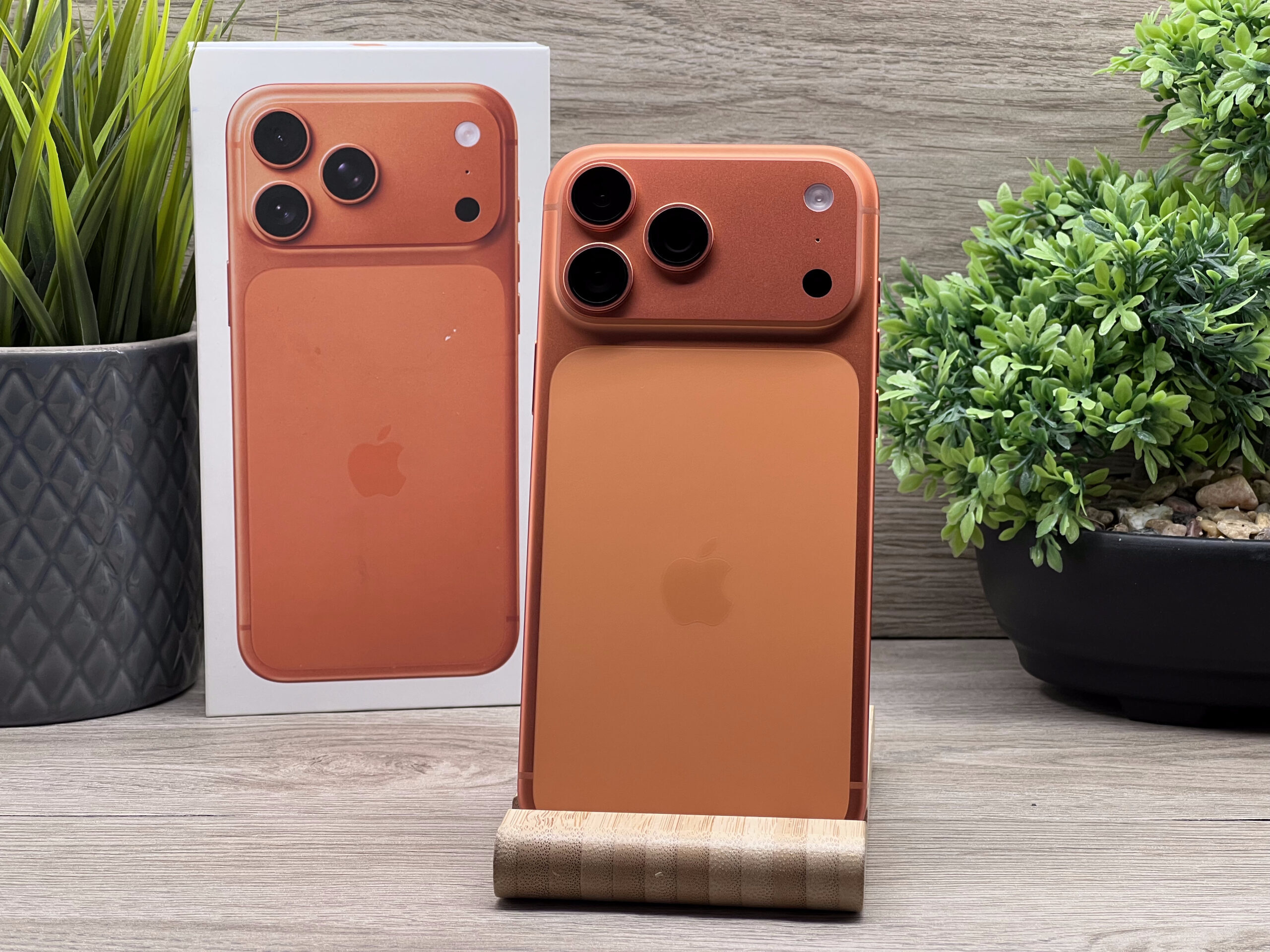 Hibátlan iPhone 17 Pro Max Cosmic Orange 256GB 2 ÉV Garanciával 99%