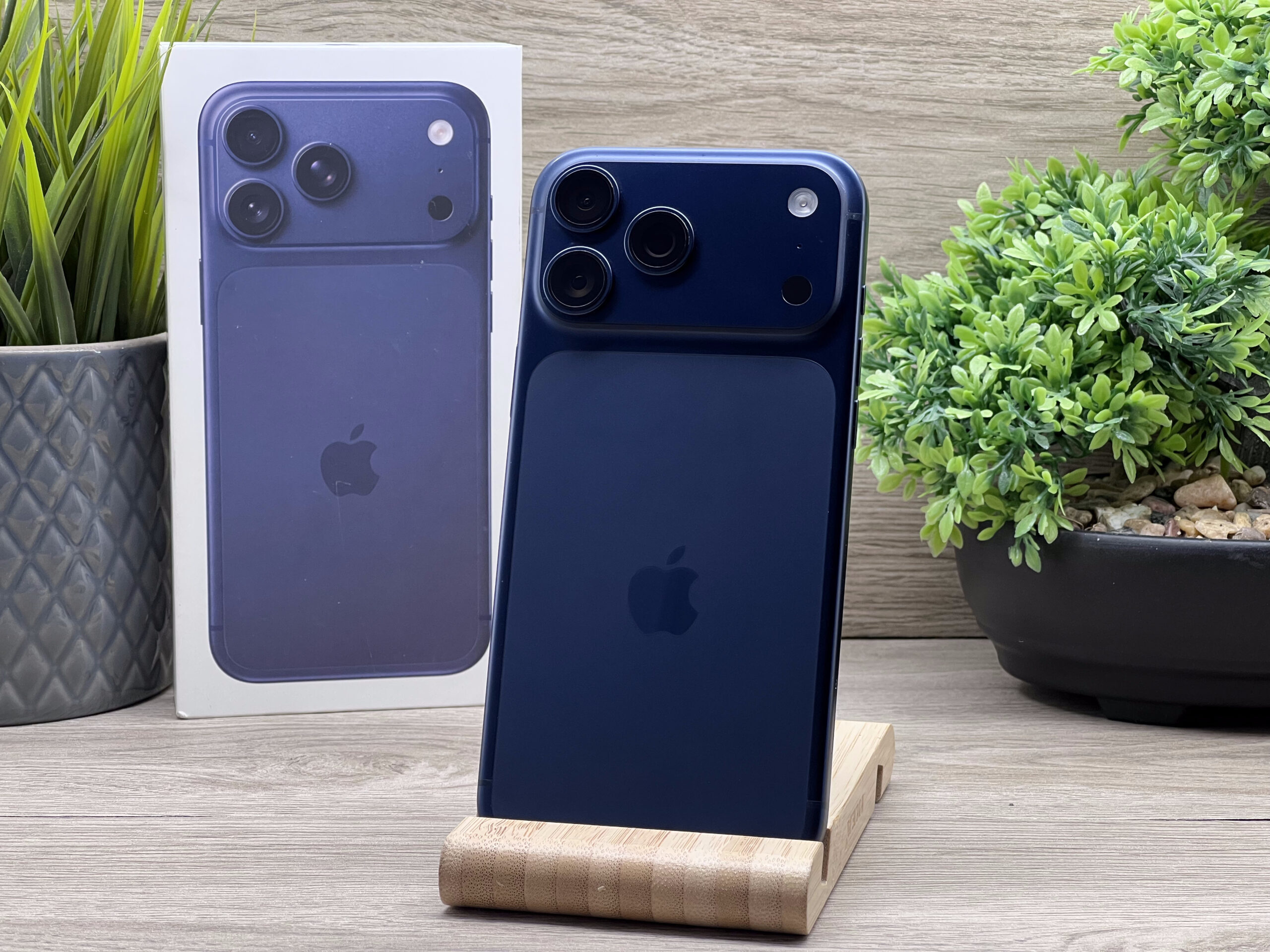 Hibátlan iPhone 17 Pro Max Deep Blue 256GB 2 ÉV Garanciával 100%