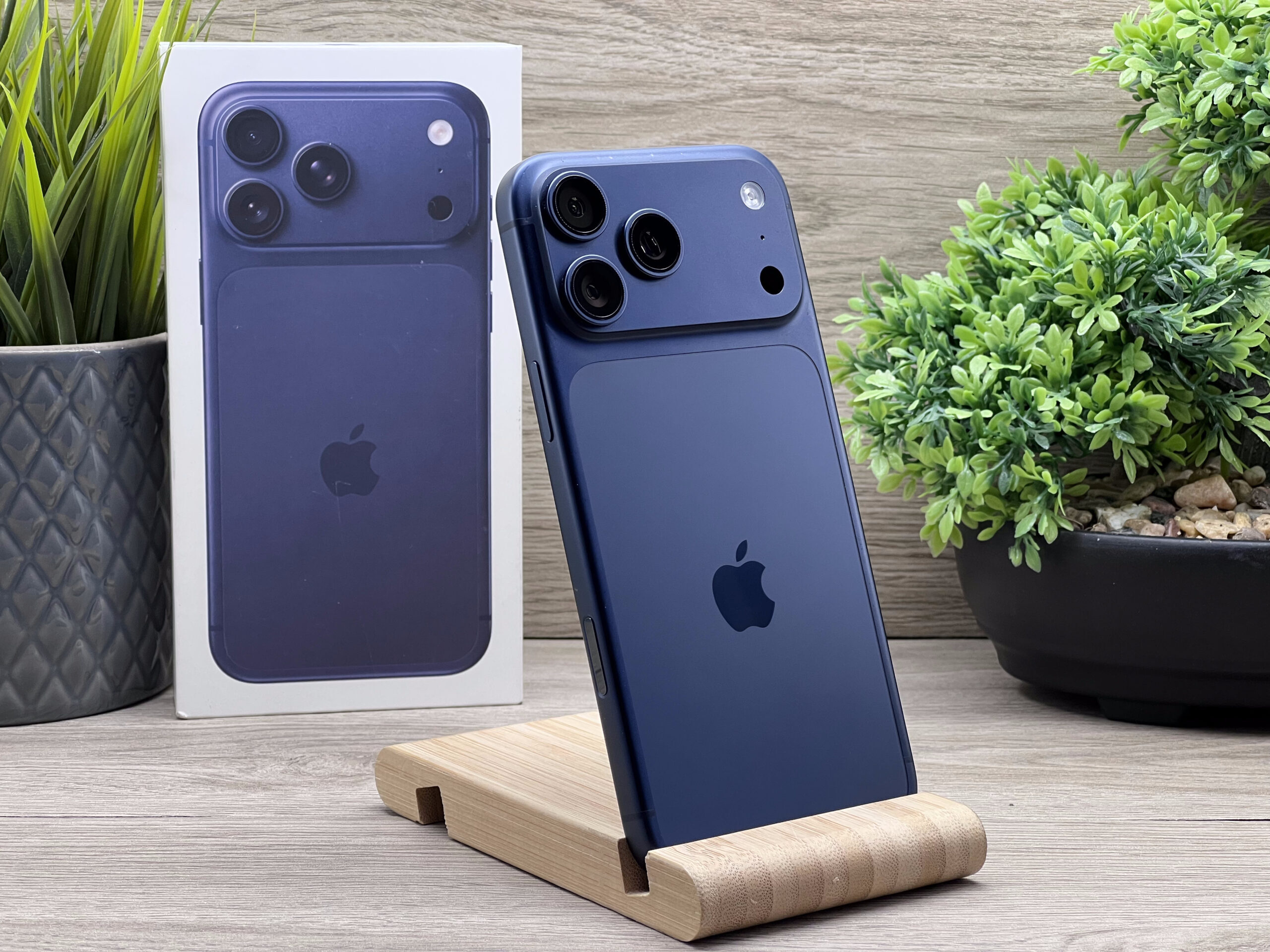 Hibátlan iPhone 17 Pro Max Deep Blue 256GB 2 ÉV Garanciával 100%