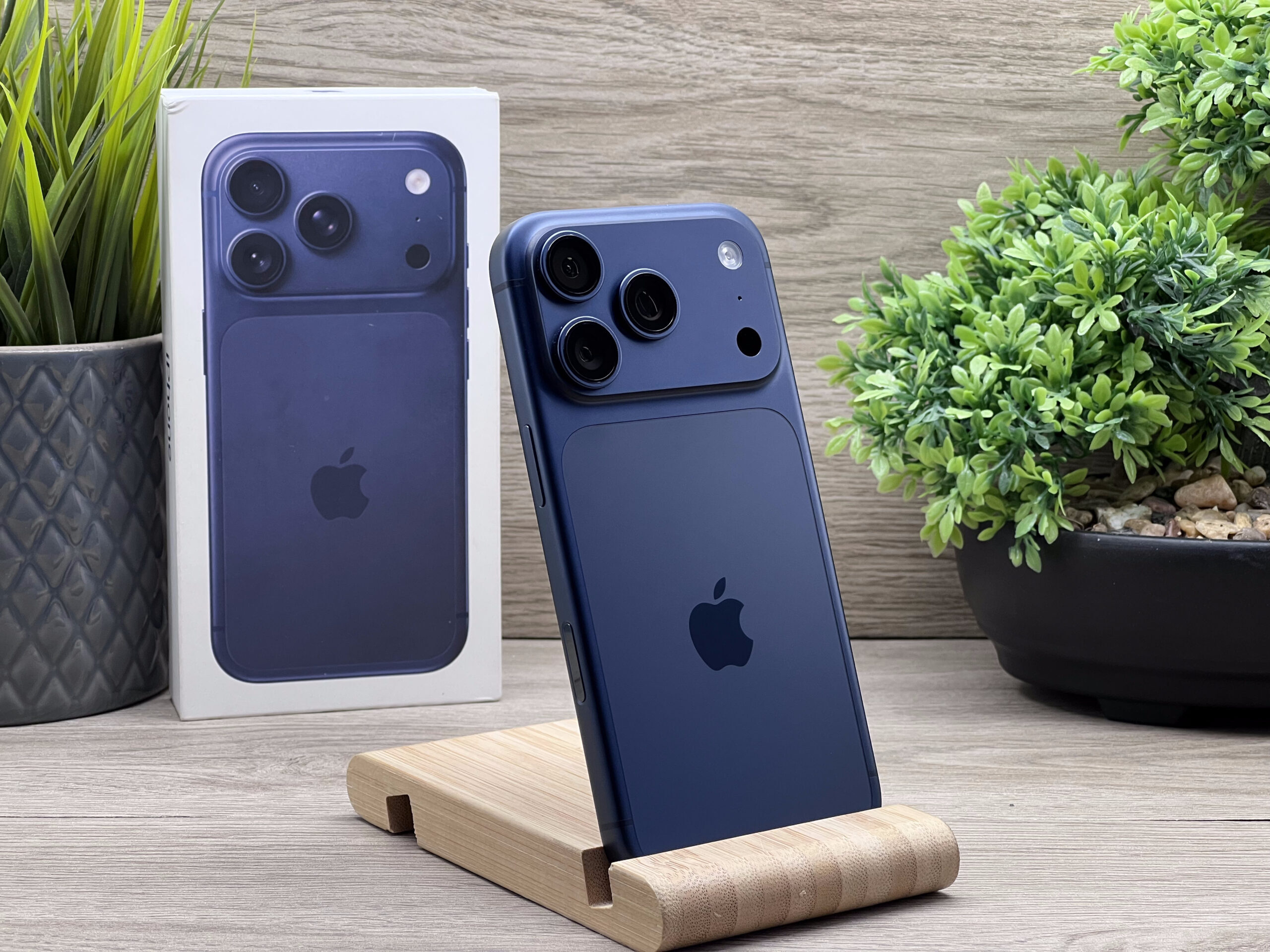 Hibátlan iPhone 17 Pro Deep Blue 256GB 2 ÉV Garanciával 99%