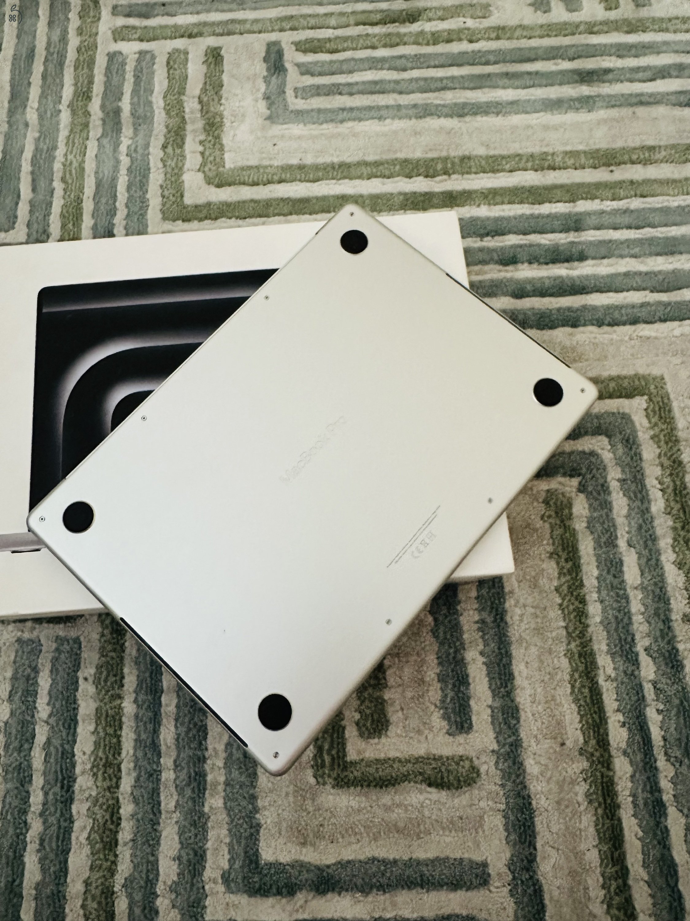 MacBook PRO 14,2” M3 CHIP! 16GB ram 512GB SSD! Magyar! Akku 95%! Silver! 