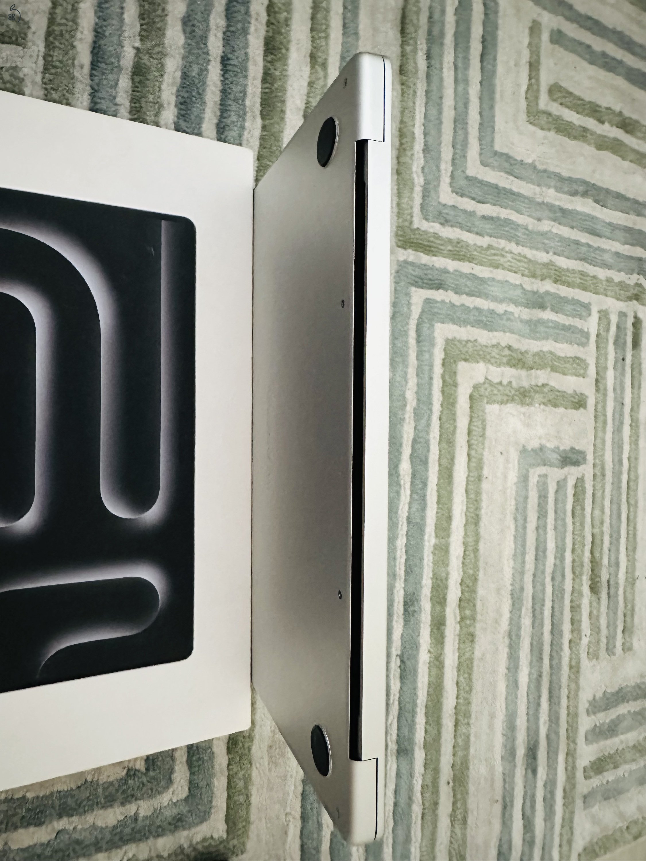 MacBook PRO 14,2” M3 CHIP! 16GB ram 512GB SSD! Magyar! Akku 95%! Silver! 