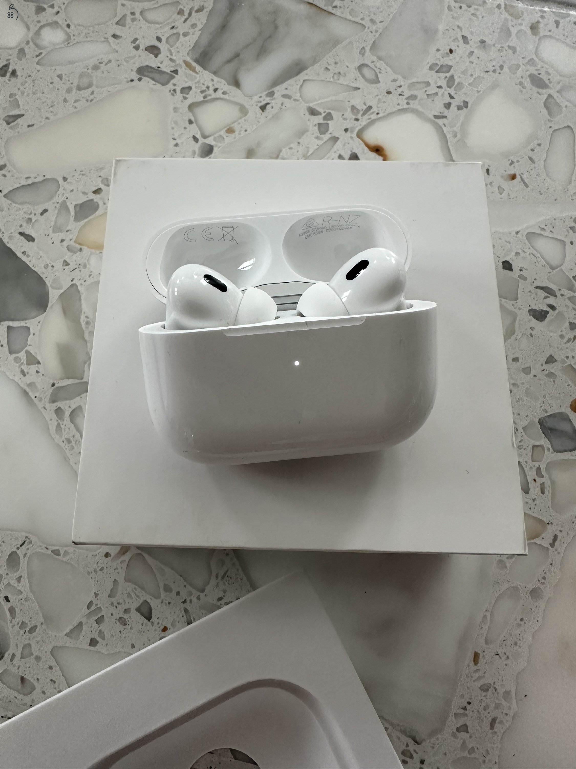 AirPods Pro -Új