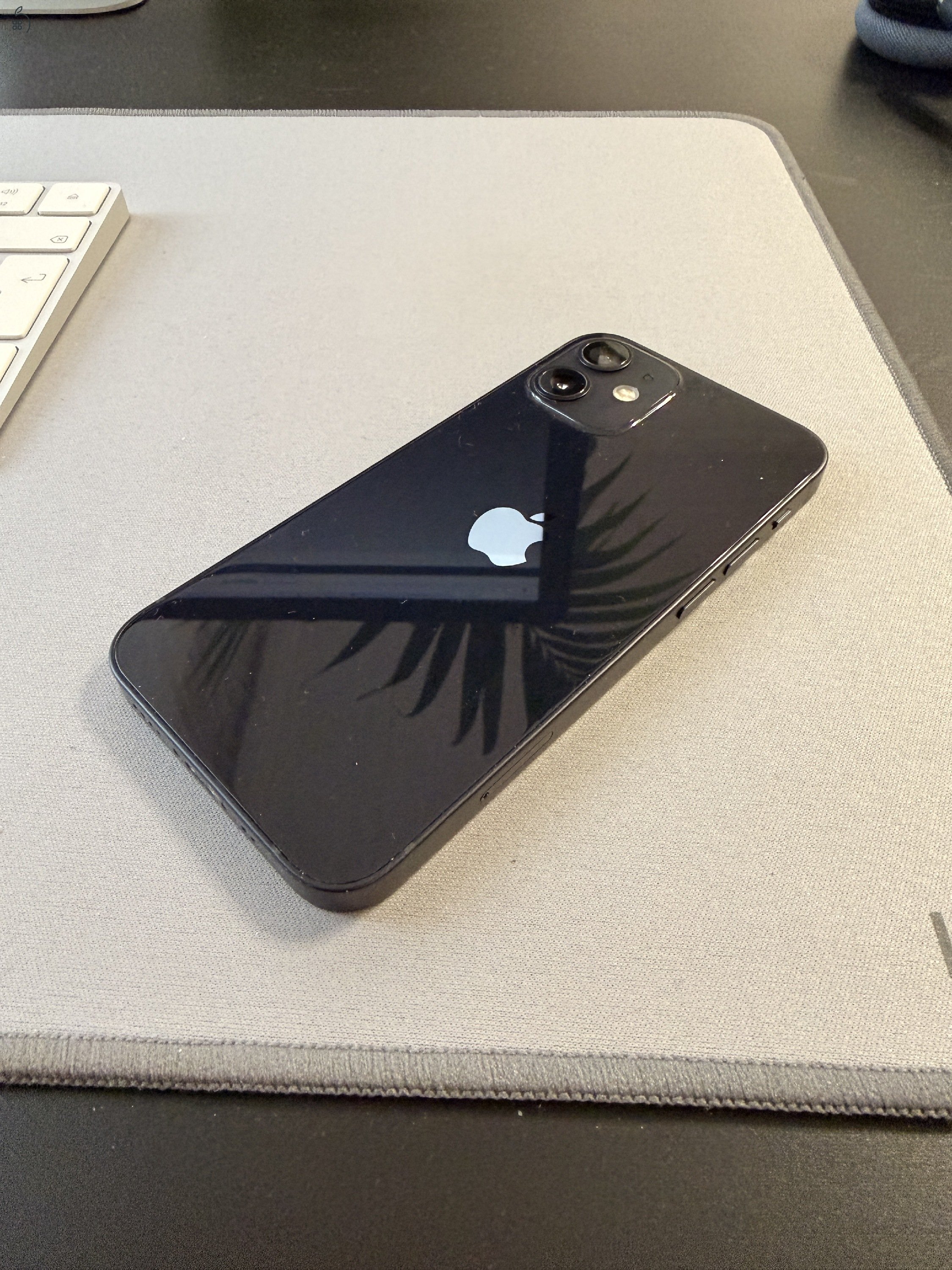 iPhone 13mini 128Gb, Midnight újszerű állapotban eladó. 