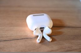 AirPods 4