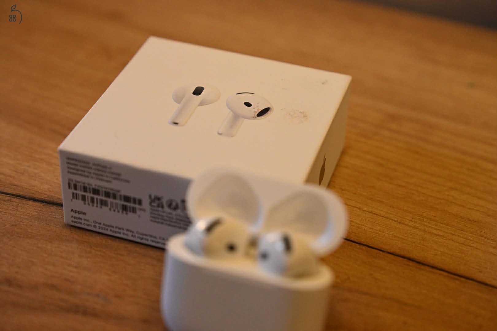 AirPods 4