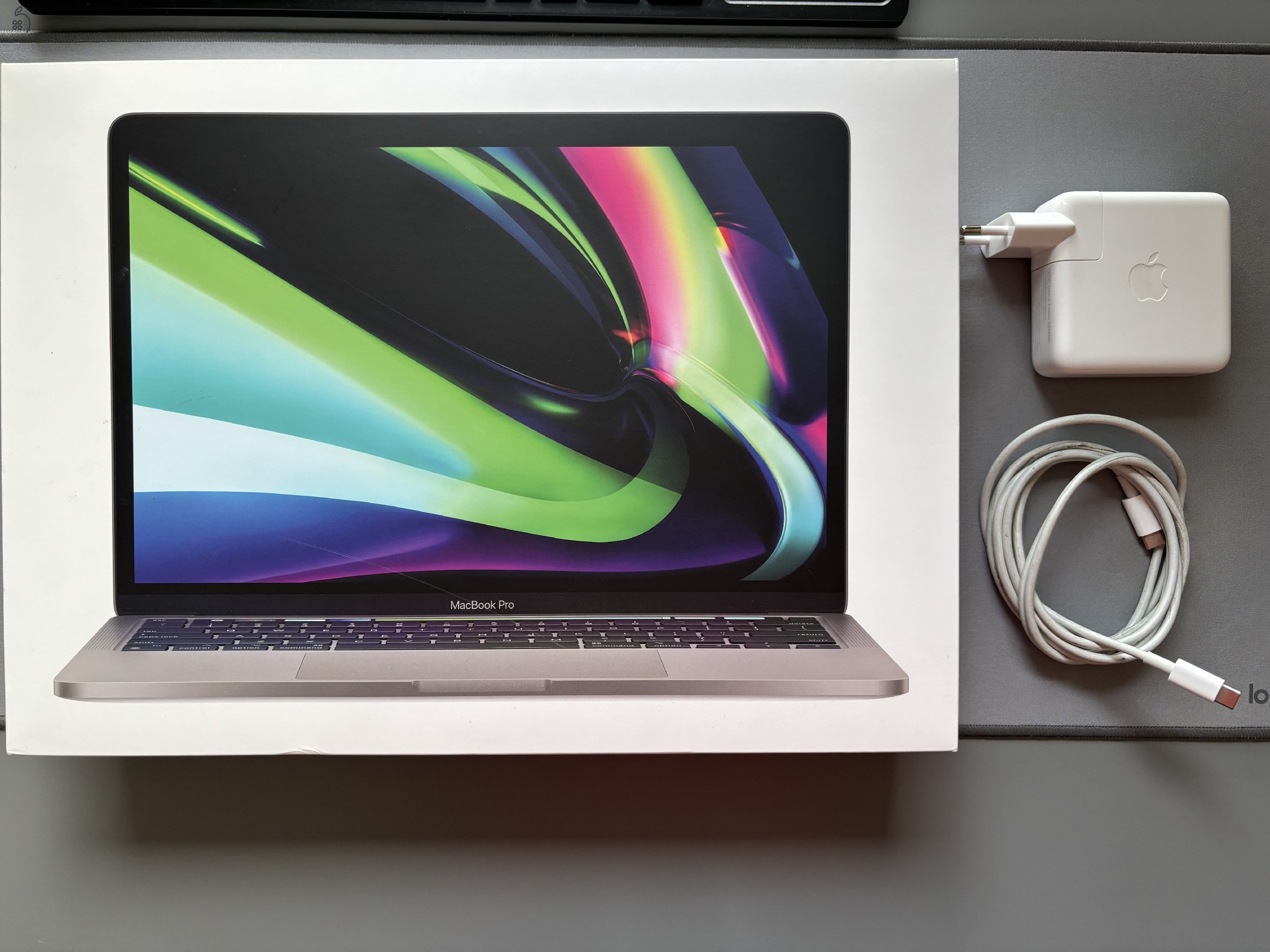 Apple MacBook Pro (13 hüvelykes, M1, 2020)