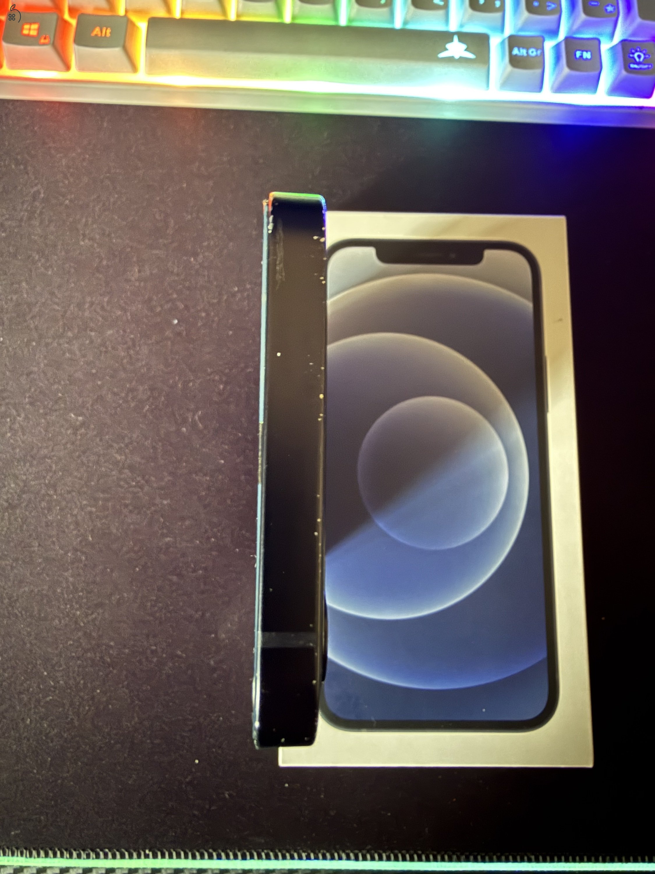 iPhone 12 64GB - Fekete - 100% Akkumulátor - Üvegfólia + Tok