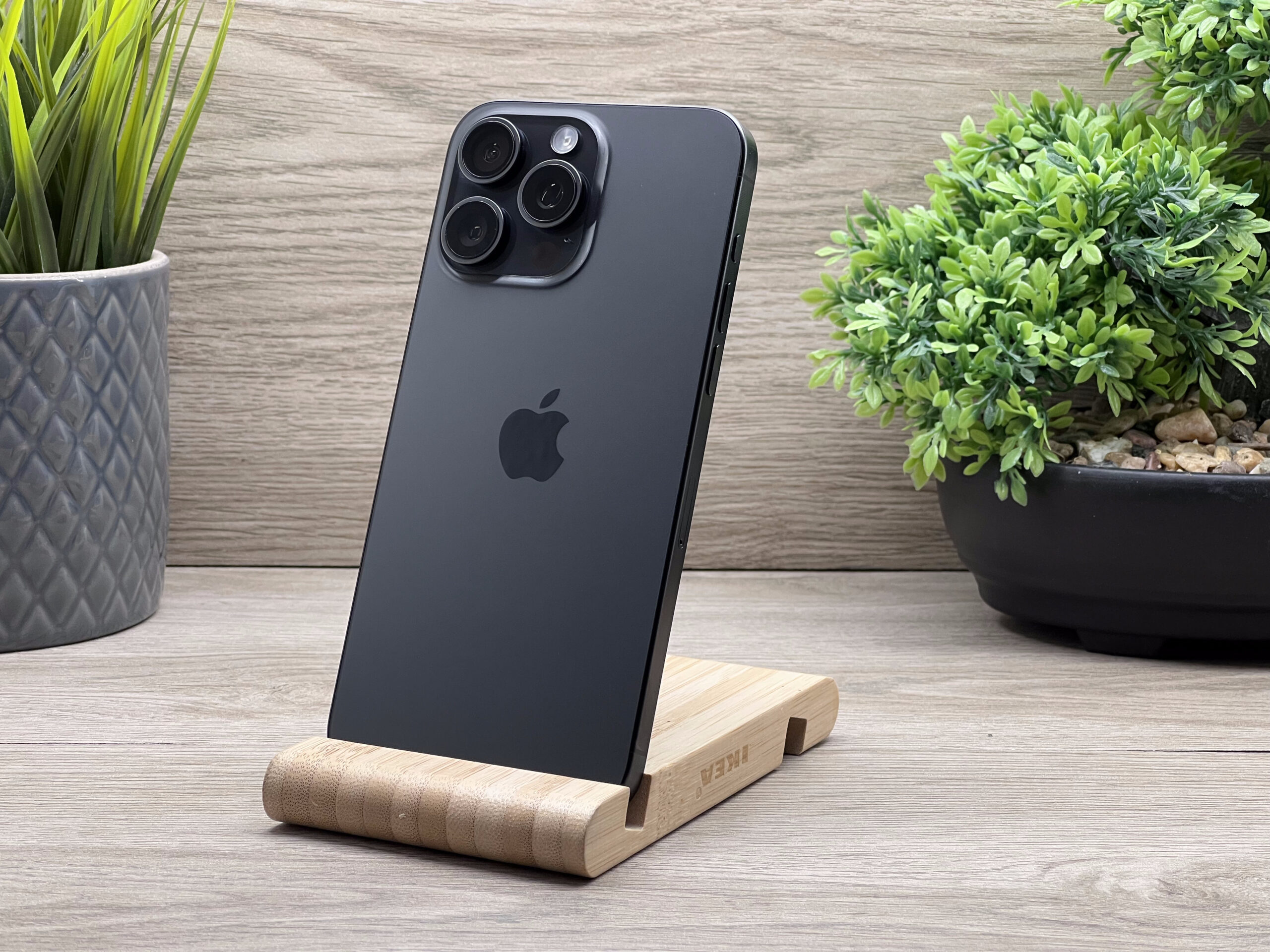 Hibátlan iPhone 15 Pro Max Black Titanium 256GB 2 ÉV Garanciával 95%