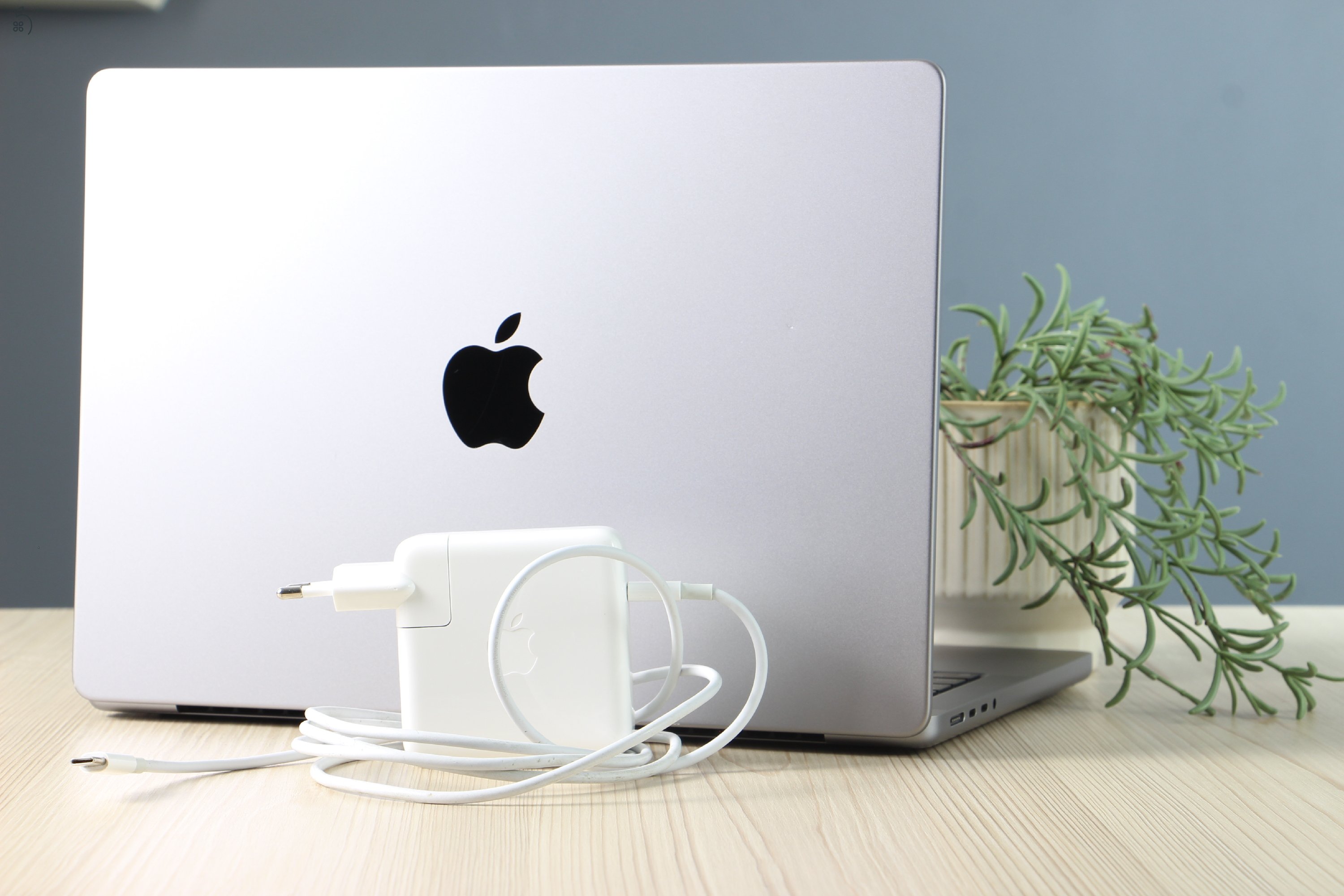 Használt Apple Macbook Pro 14