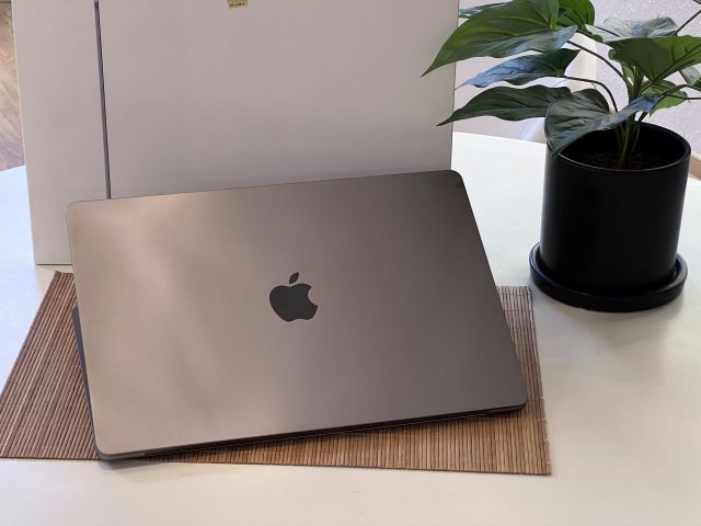 Hibátlan MacBook Air 2023 M3 15” 256GB 16GB-RAM 2 ÉV Garanciával