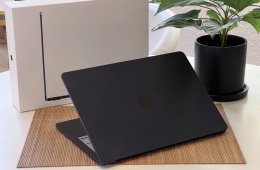 Hibátlan MacBook Air 2022 M2 13” 256GB 2 ÉV Garanciával