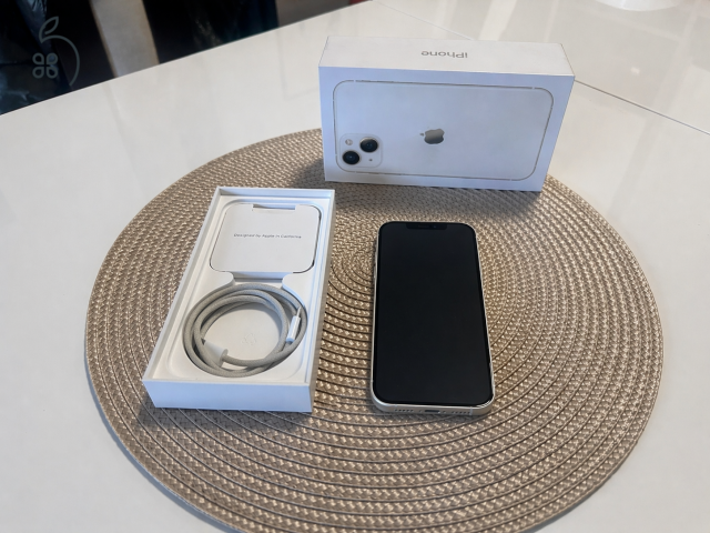 Apple iPhone 13 mini 128Gb csillagfény Független Új Akku!