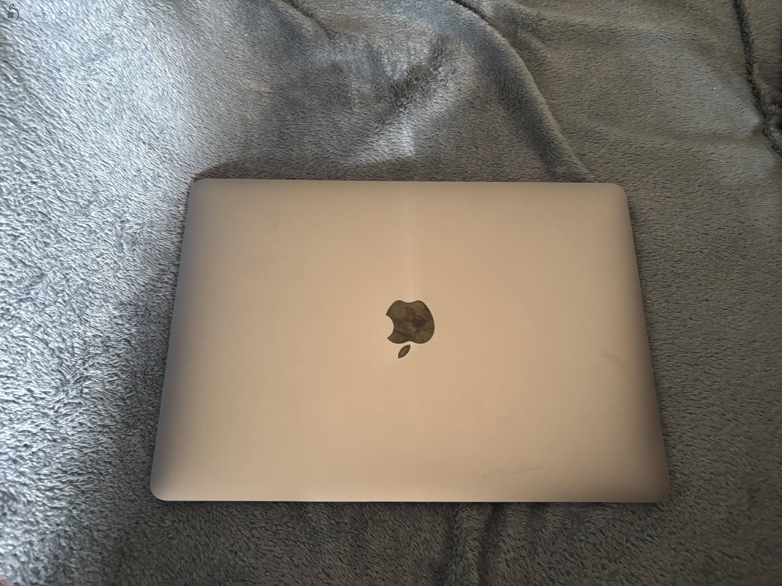 MacBook Air 13' 2019 (Intel i5, 16GB RAM, 256GB SSD)