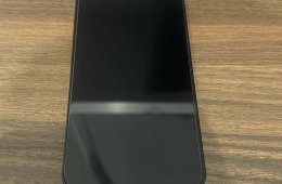 iPhone 13 256GB – Éjfekete – Karcmentes, gyári dobozában!