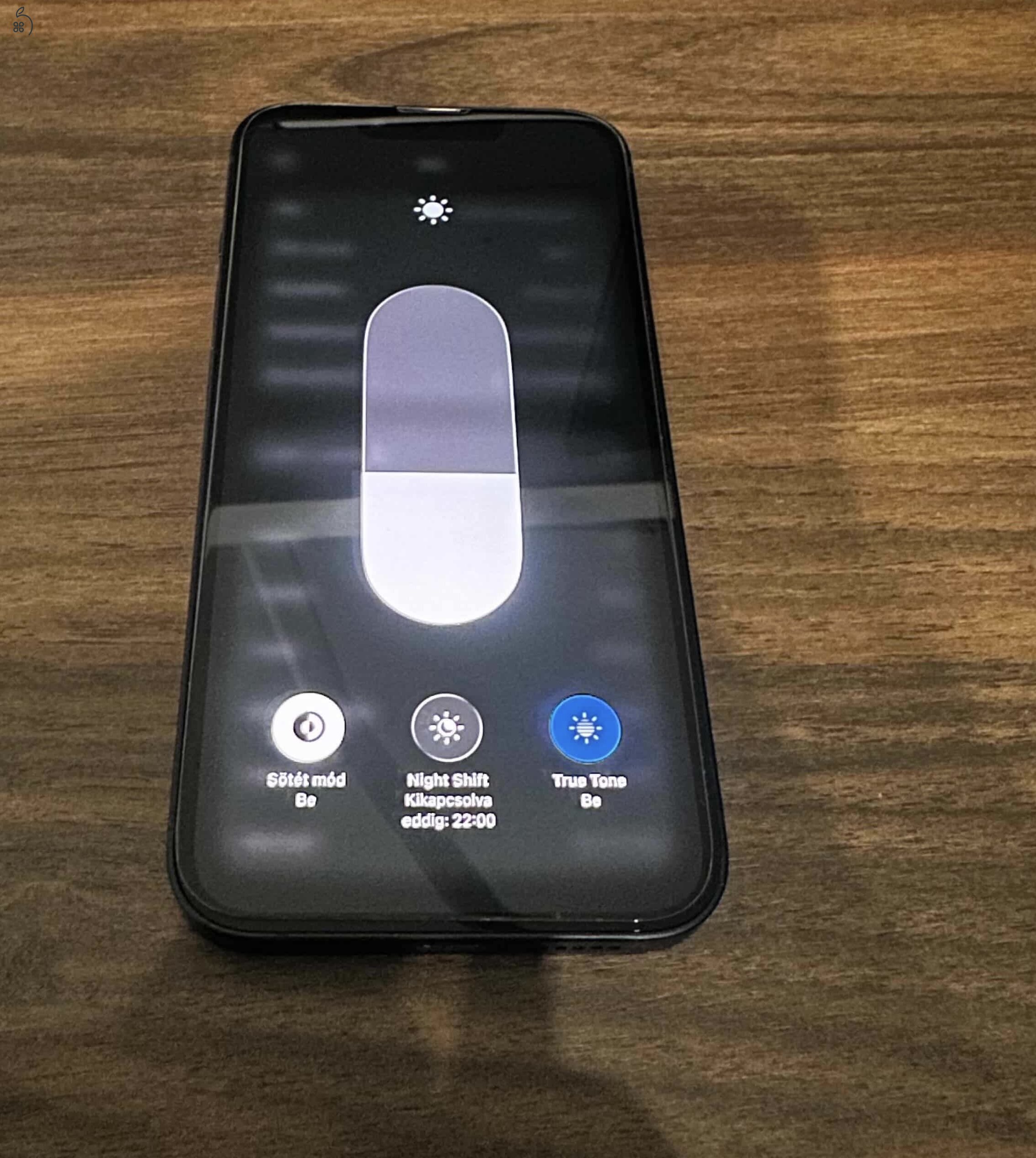 iPhone 13 256GB – Éjfekete – Karcmentes, gyári dobozában!