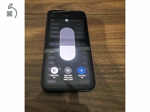 iPhone 13 256GB – Éjfekete – Karcmentes, gyári dobozában!