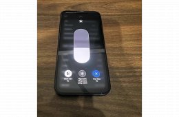 iPhone 13 256GB – Éjfekete – Karcmentes, gyári dobozában!