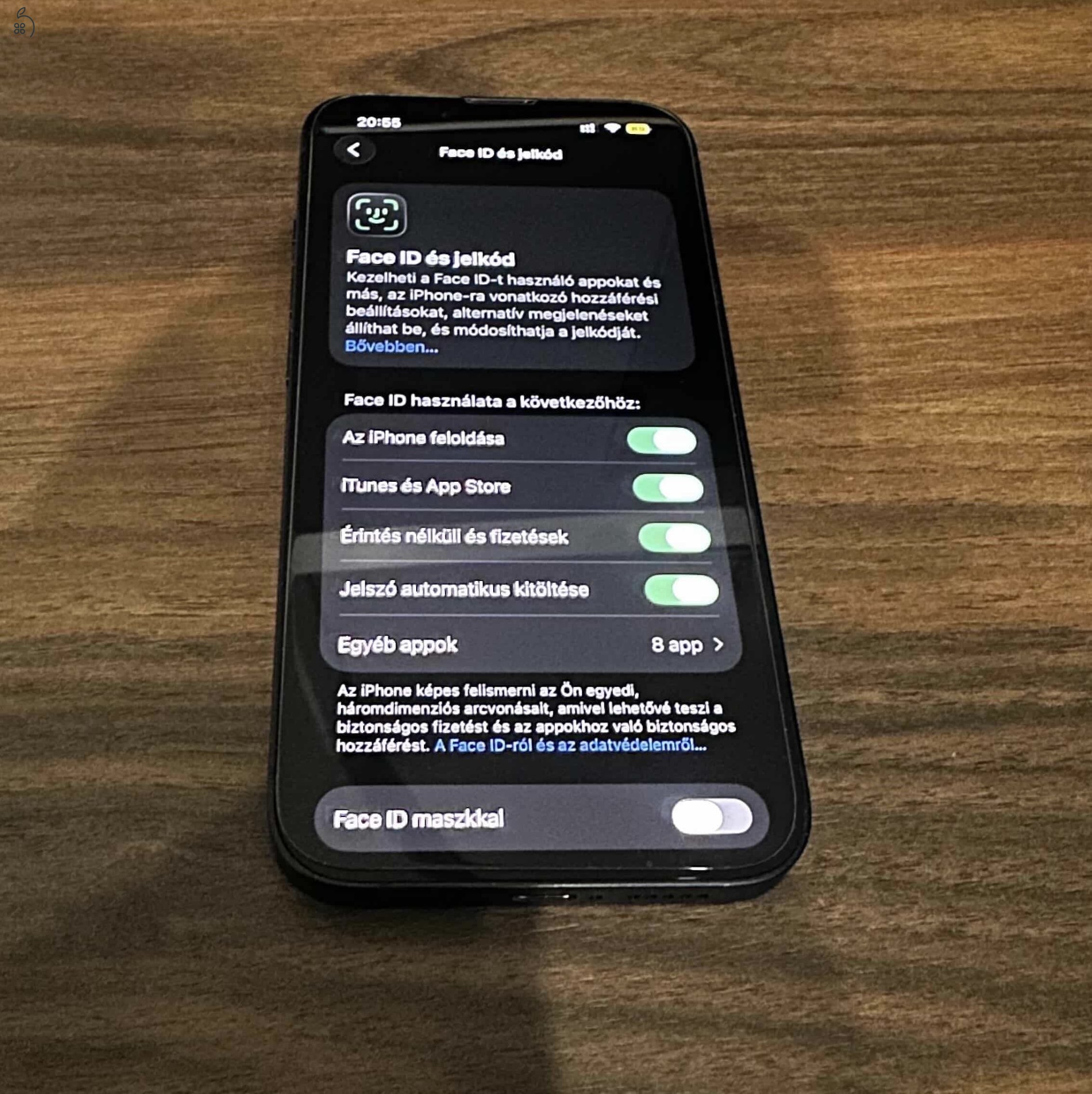iPhone 13 256GB – Éjfekete – Karcmentes, gyári dobozában!