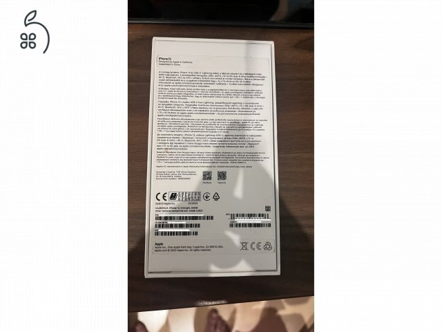 iPhone 13 256GB – Éjfekete – Karcmentes, gyári dobozában!