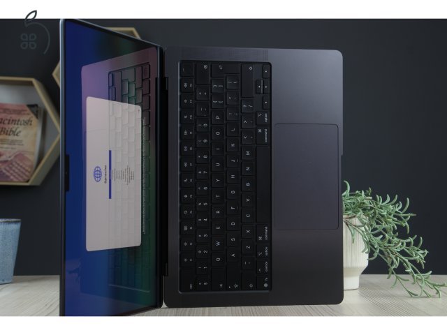 MACBOOK PRO 14” M5 – ASZTRO FEKETE | ÚJSZERŰ ÁLLAPOT | APPLE GARANCIA 2027-IG