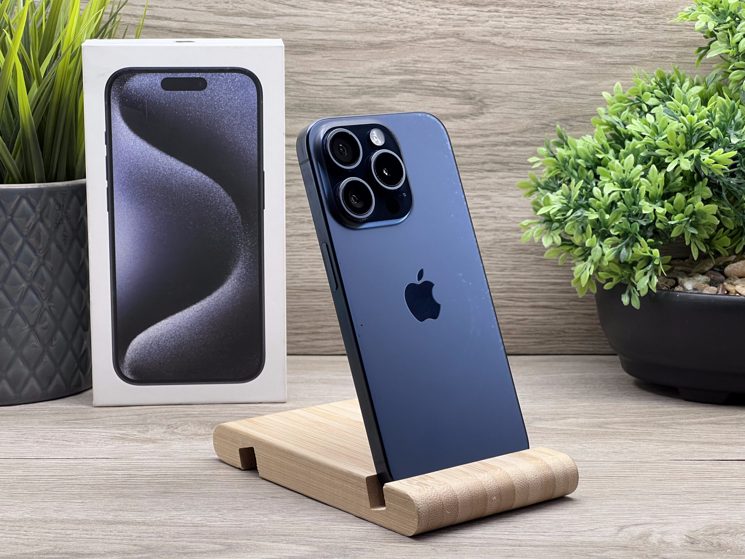 Hibátlan iPhone 15 Pro Blue Titanium 128GB 2 ÉV Garanciával 92%